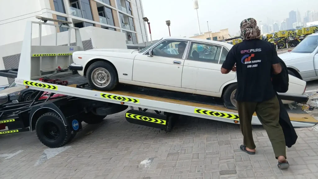 flatbed car towing